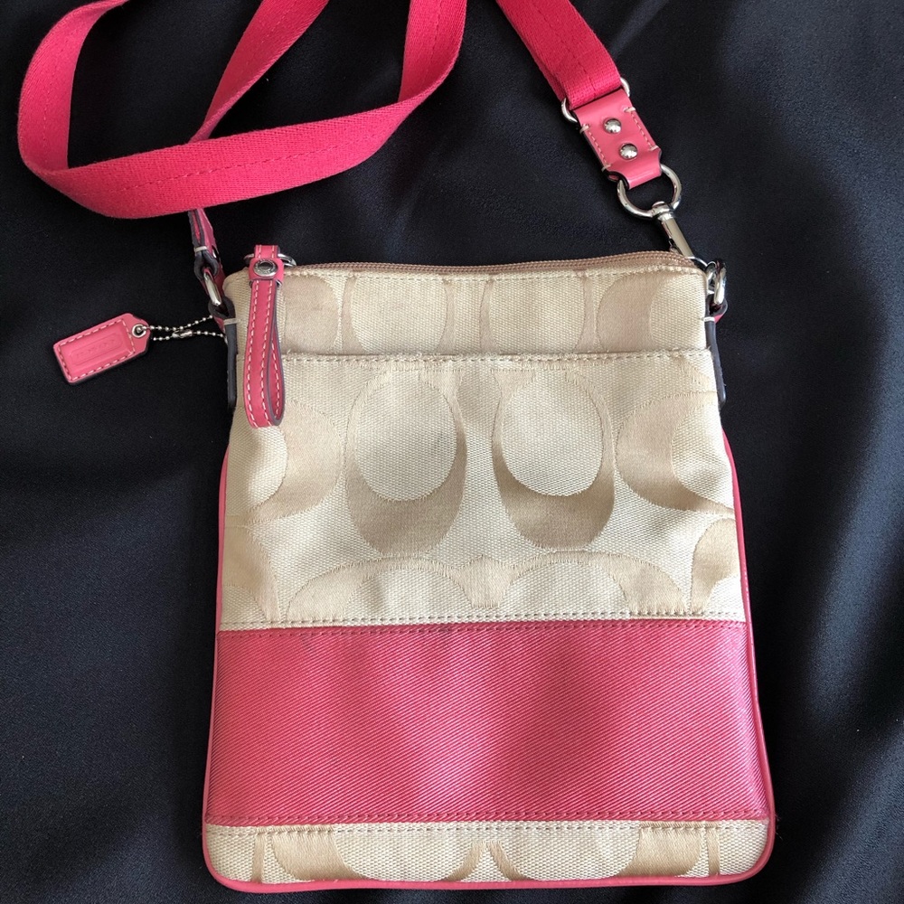 COACH Signature Jacquard Crossbody Swingpack Purse
